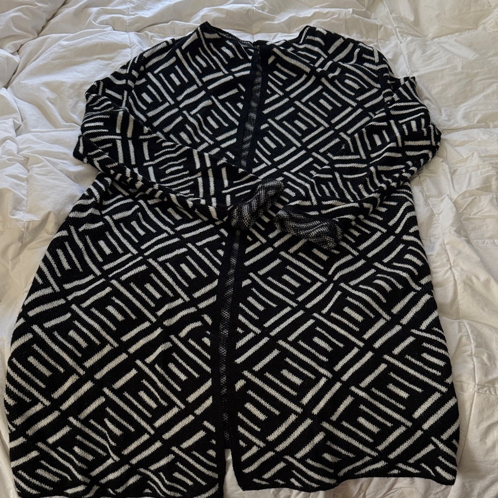 NY Collection Black and White Geometric Cardigan
